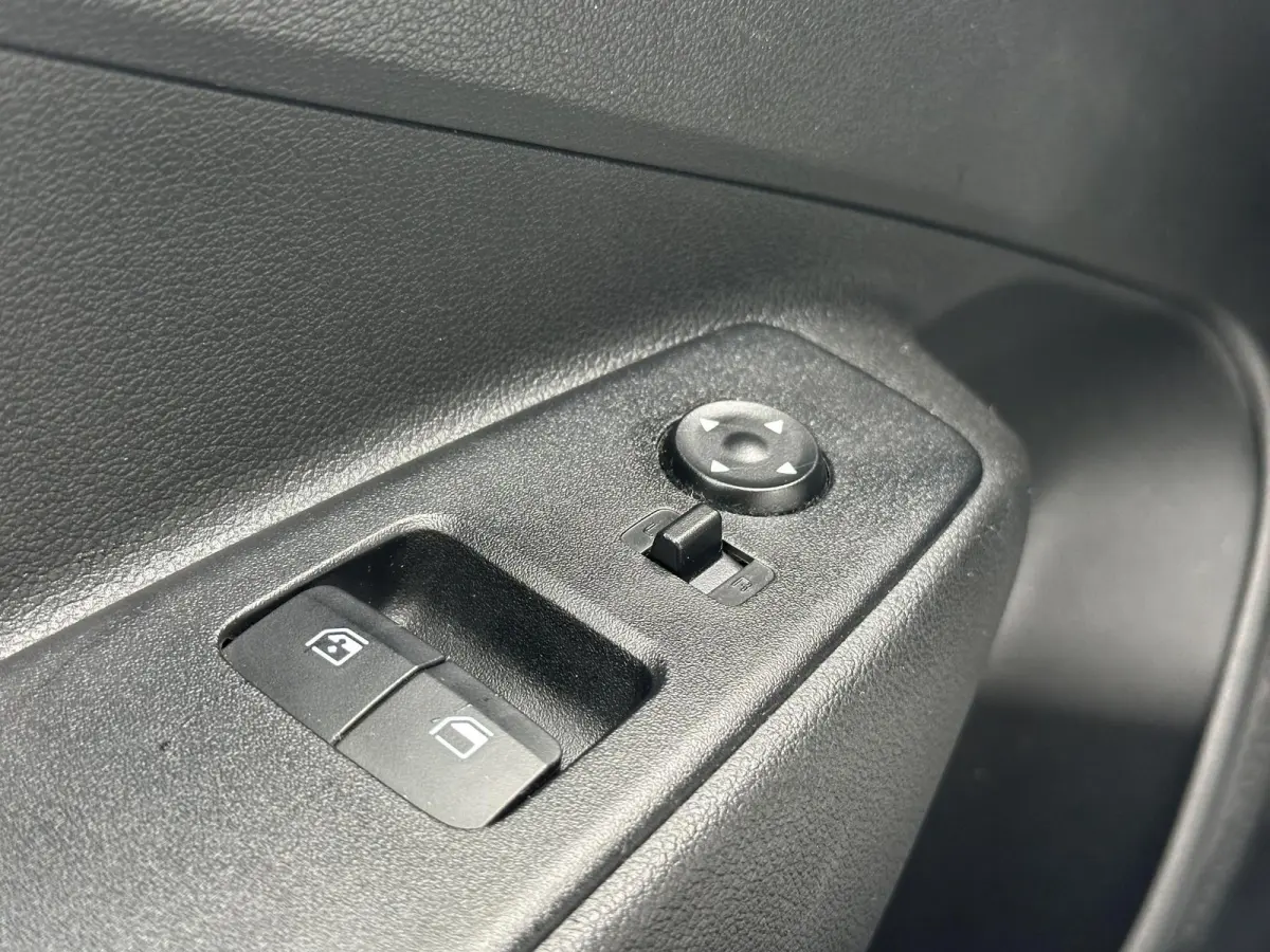 1.0 Comfort / Apple Carplay/Android Auto / Airco / Cruise control /