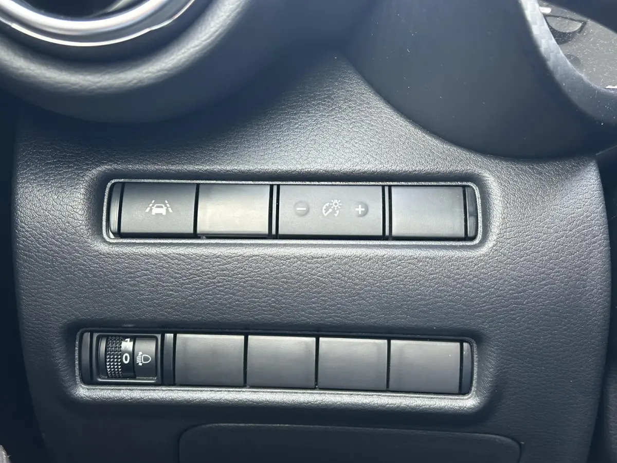 1.6 Hybrid N-Design / Automaat / Apple Carplay / Navigatie / Telefoon / Camera / Climate Control / Dealer onderhouden.
