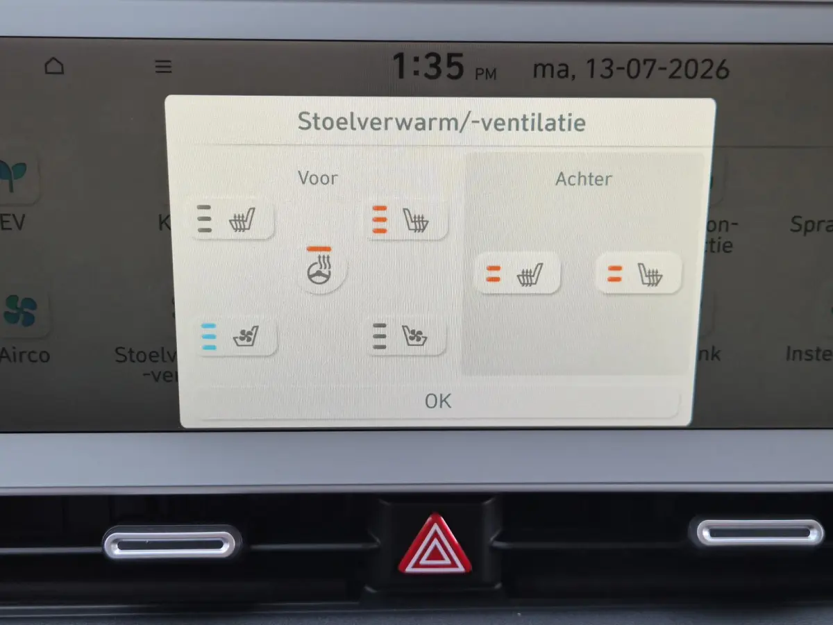 Lounge 73kWh / SOH 100% / SOLAR dak / Fabrieksgarantie tot 05-2027 / Dealer onderhouden / Head Up Display  / CCS snelladen / Warmtepomp / Trekgewicht 1600 kg / Stuur- Stoel & Achterbank verw