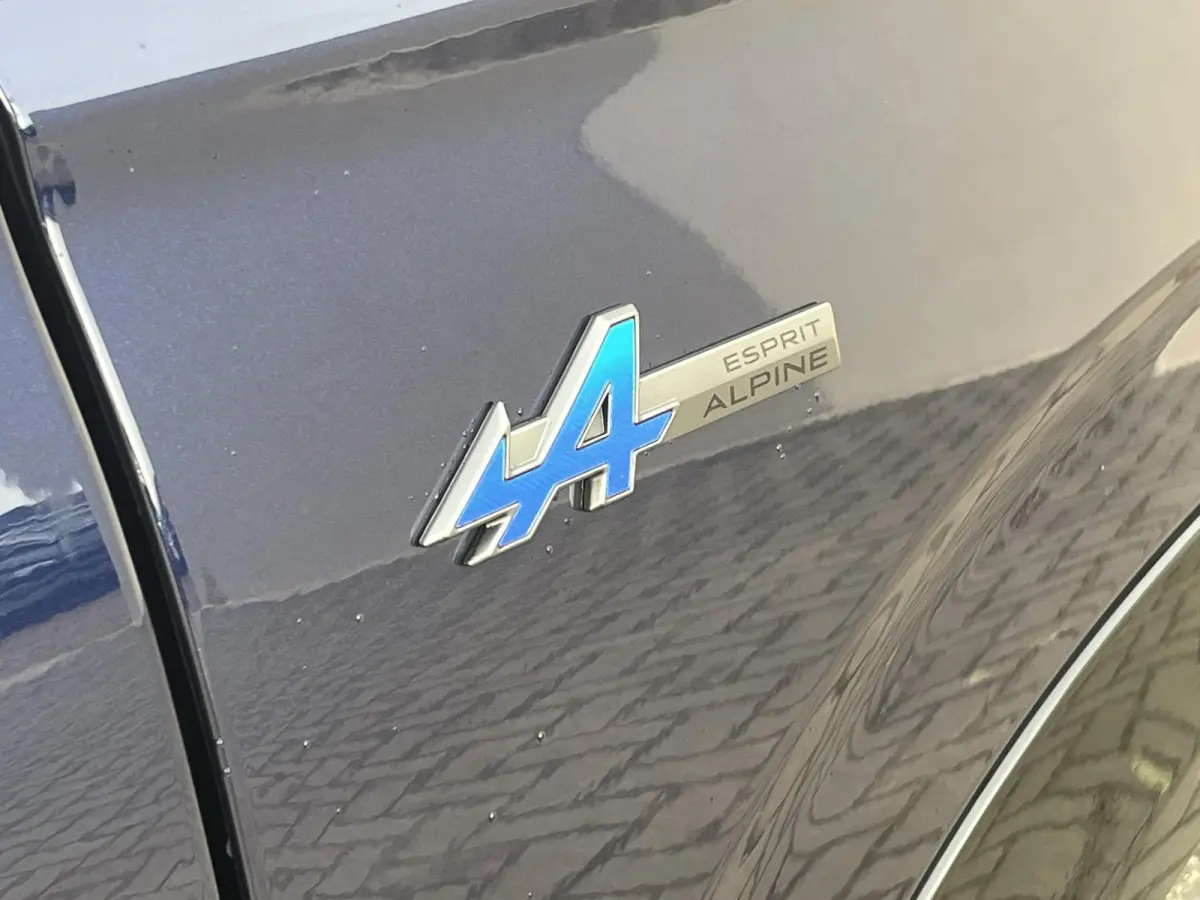E-Tech full hybrid 200 esprit Alpine 5p. / Panoramadak / 360 Graden Camera / Elektrisch Verstelbare Bestuurdersstoel met Massage & Geheugen / Adaptief Cruise Control / Stoel- Stuur & Voorrui