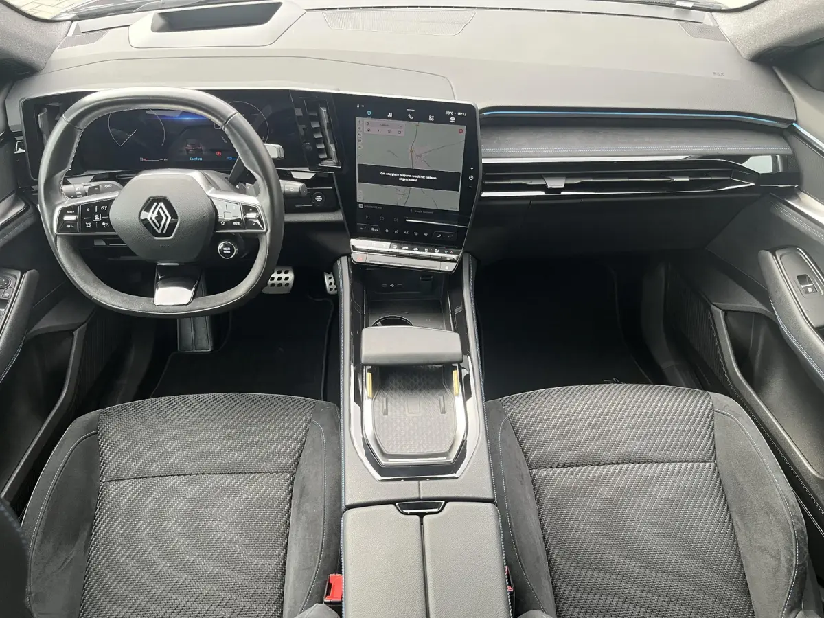 E-Tech full hybrid 200 esprit Alpine 5p. / Panoramadak / 360 Graden Camera / Elektrisch Verstelbare Bestuurdersstoel met Massage & Geheugen / Adaptief Cruise Control / Stoel- Stuur & Voorrui