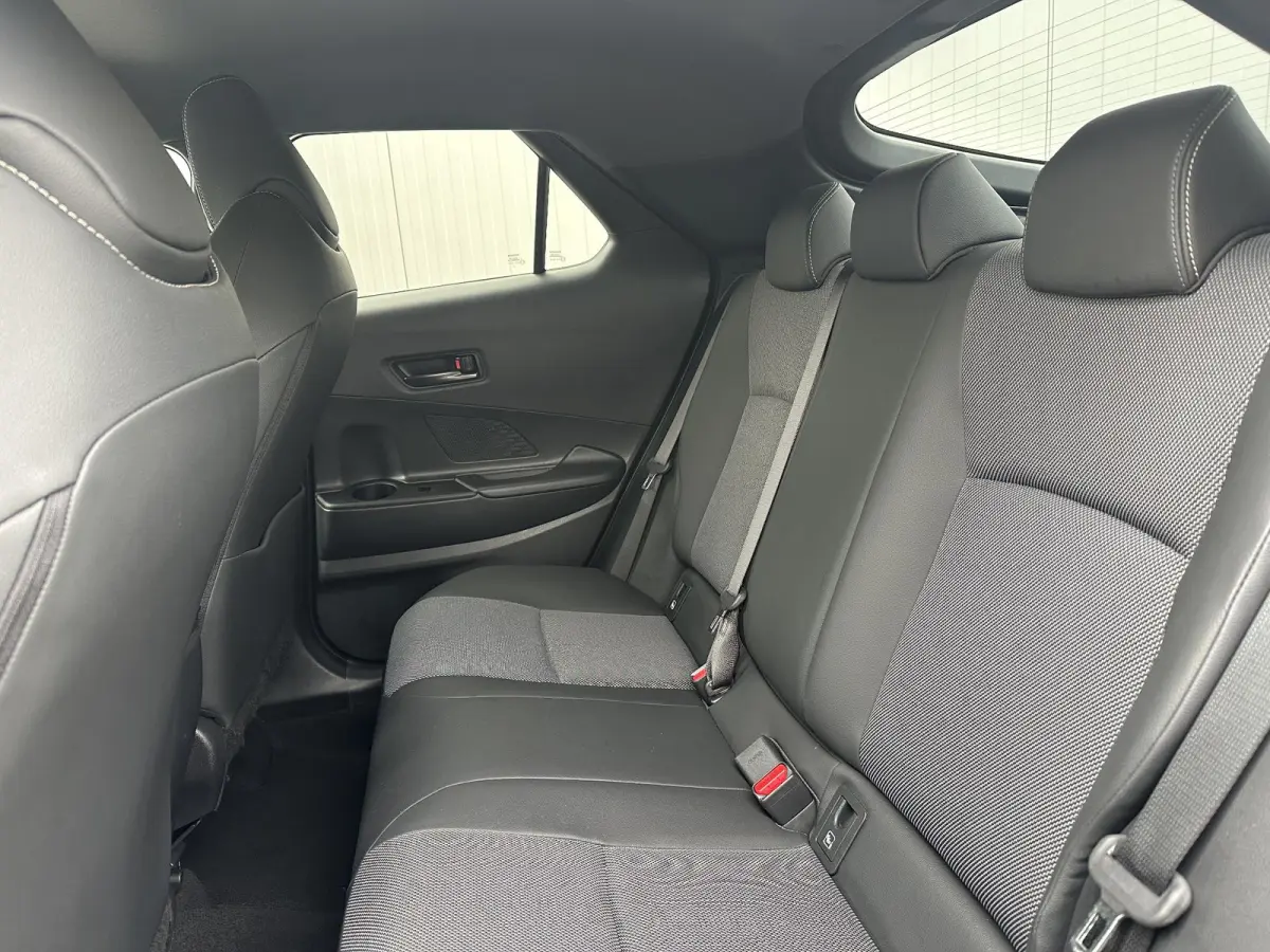 1.8 Hybrid 140 Executive / Fabrieksgarantie tot 10 jaar mogelijk / Navigatie / Camera / Climate Control / Apple Carplay/Android auto /