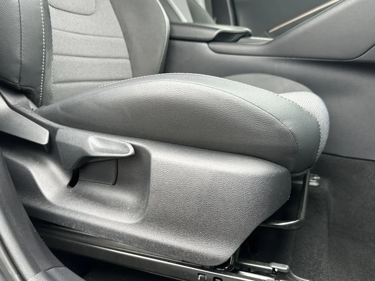 1.8 Hybrid 140 Executive / Fabrieksgarantie tot 10 jaar mogelijk / Navigatie / Camera / Climate Control / Apple Carplay/Android auto /