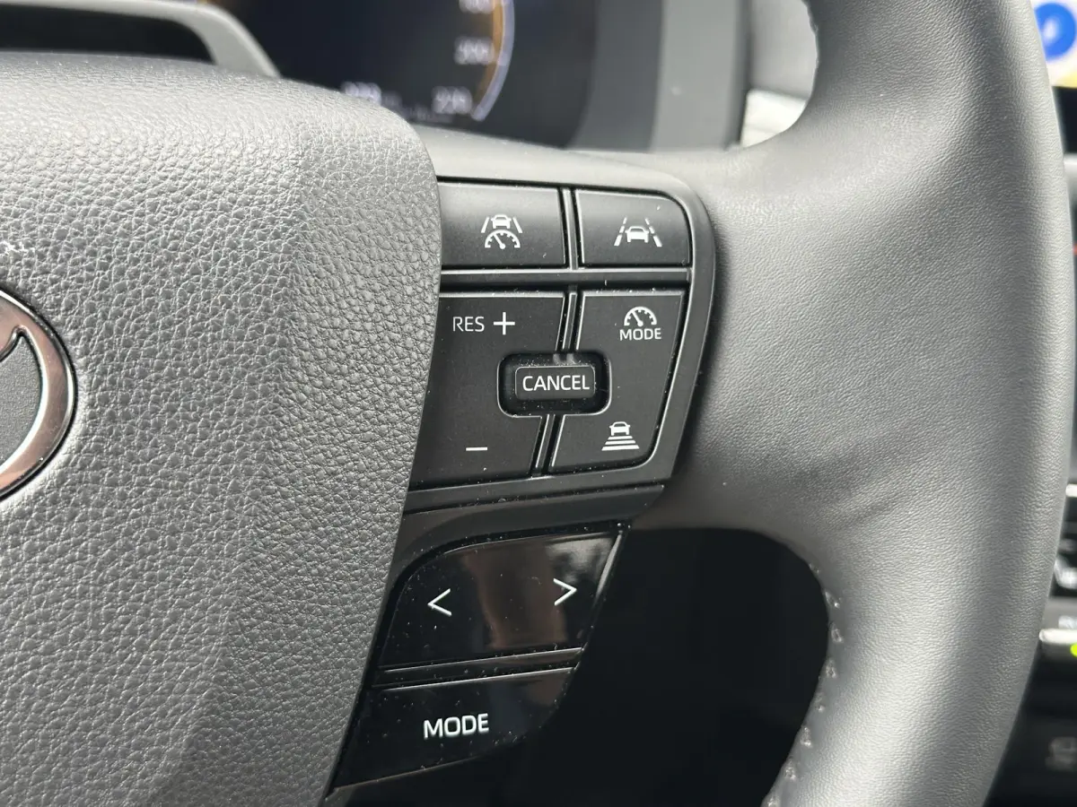 1.8 Hybrid 140 Executive / Fabrieksgarantie tot 10 jaar mogelijk / Navigatie / Camera / Climate Control / Apple Carplay/Android auto /