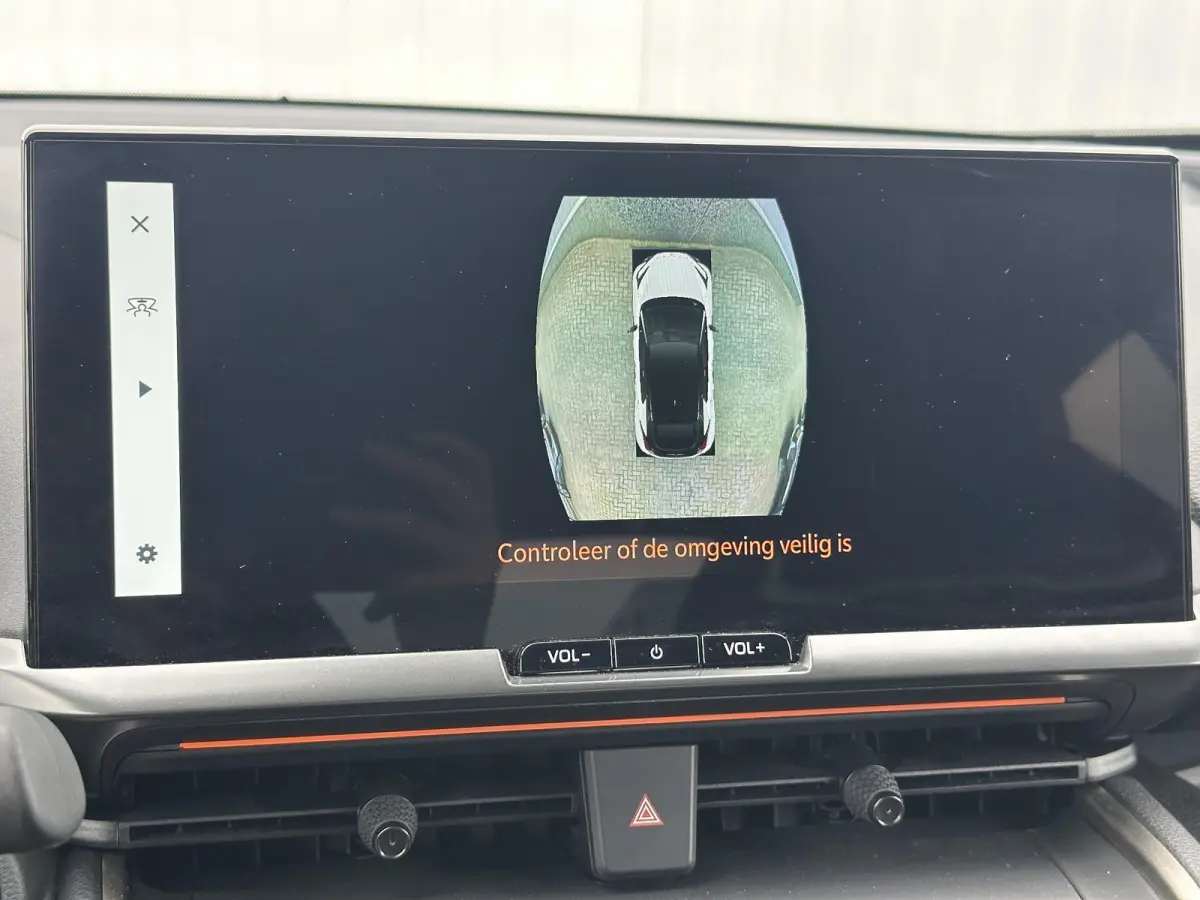 1.8 Hybrid 140 Executive / Fabrieksgarantie tot 10 jaar mogelijk / Navigatie / Camera / Climate Control / Apple Carplay/Android auto /