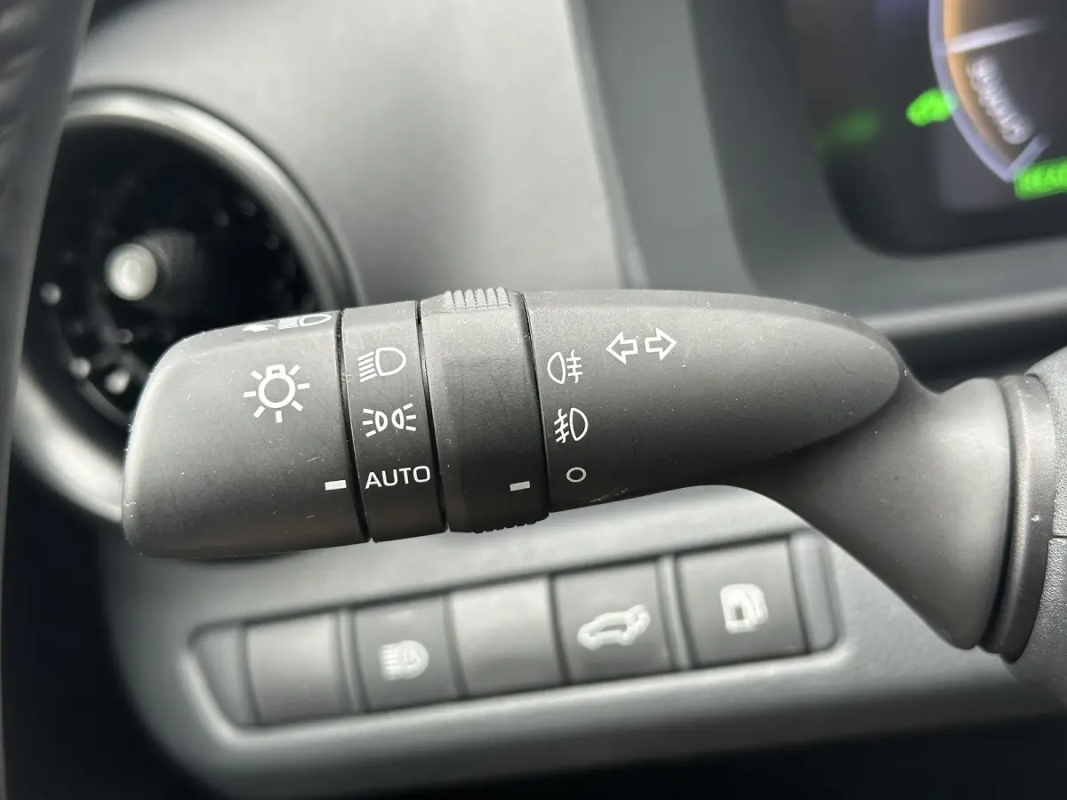 1.8 Hybrid 140 Executive / Fabrieksgarantie tot 10 jaar mogelijk / Navigatie / Camera / Climate Control / Apple Carplay/Android auto /