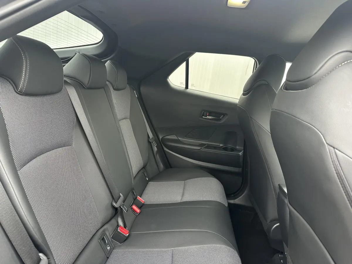 1.8 Hybrid 140 Executive / Fabrieksgarantie tot 10 jaar mogelijk / Navigatie / Camera / Climate Control / Apple Carplay/Android auto /
