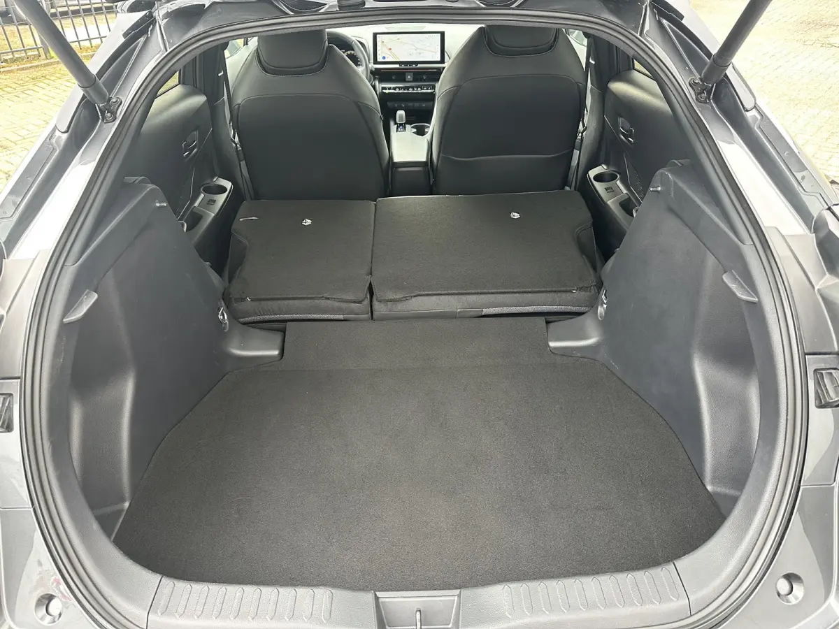 1.8 Hybrid 140 Executive / Fabrieksgarantie tot 10 jaar mogelijk / Navigatie / Camera / Climate Control / Apple Carplay/Android auto /