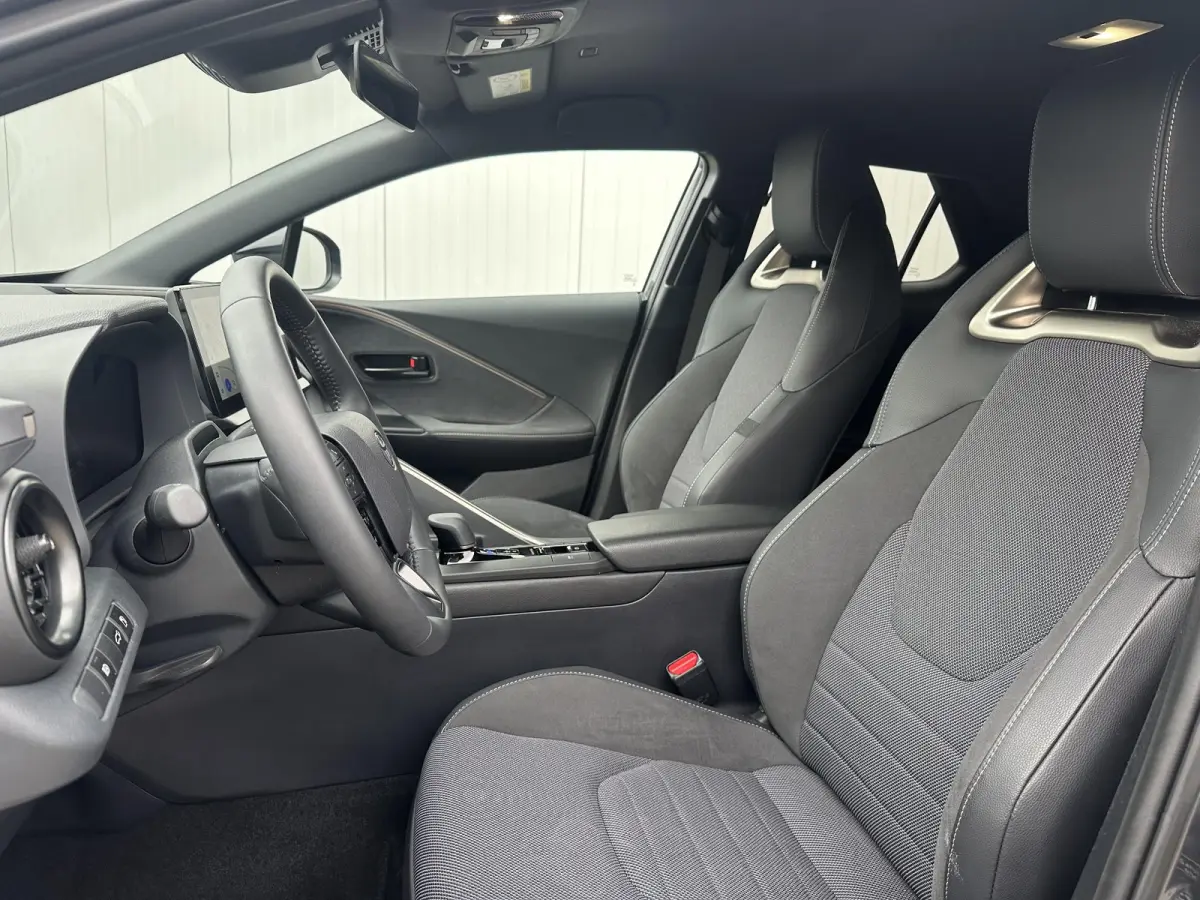 1.8 Hybrid 140 Executive / Fabrieksgarantie tot 10 jaar mogelijk / Navigatie / Camera / Climate Control / Apple Carplay/Android auto /