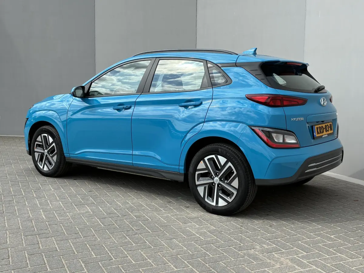 EV Comfort 39 kWh / SOH 100% / Fabrieksgarantie t/m 04-2028 / Dealer Onderhouden / Stoelverwarming / Apple Carplay/Android Auto / Achteruitrijcamera / 1-fase /