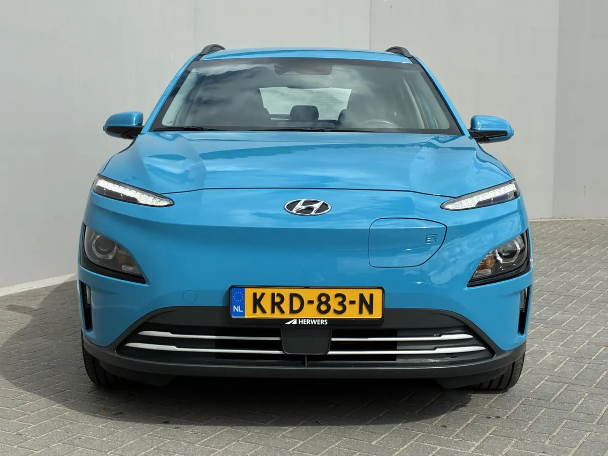 EV Comfort 39 kWh / SOH 100% / Fabrieksgarantie t/m 04-2028 / Dealer Onderhouden / Stoelverwarming / Apple Carplay/Android Auto / Achteruitrijcamera / 1-fase /