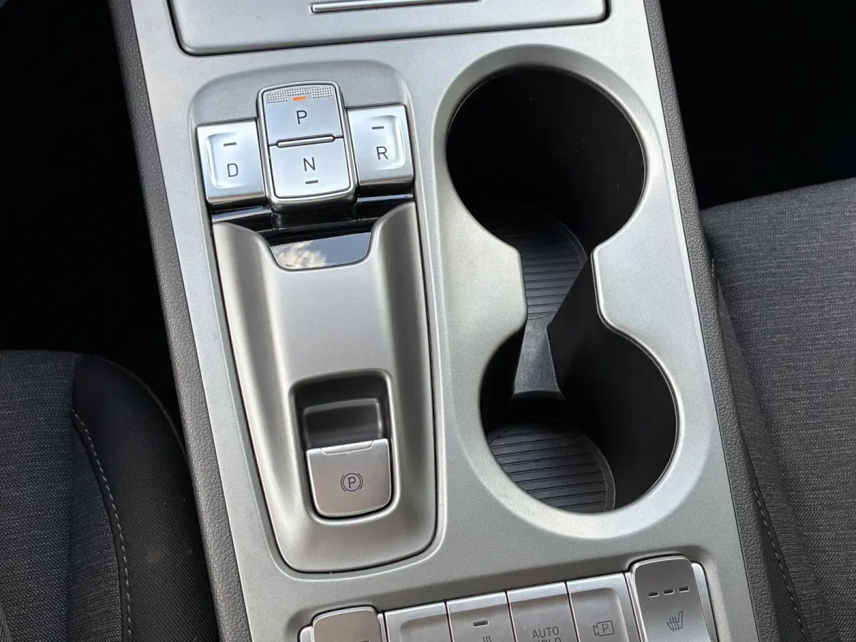 EV Comfort 39 kWh / SOH 100% / Fabrieksgarantie t/m 04-2028 / Dealer Onderhouden / Stoelverwarming / Apple Carplay/Android Auto / Achteruitrijcamera / 1-fase /
