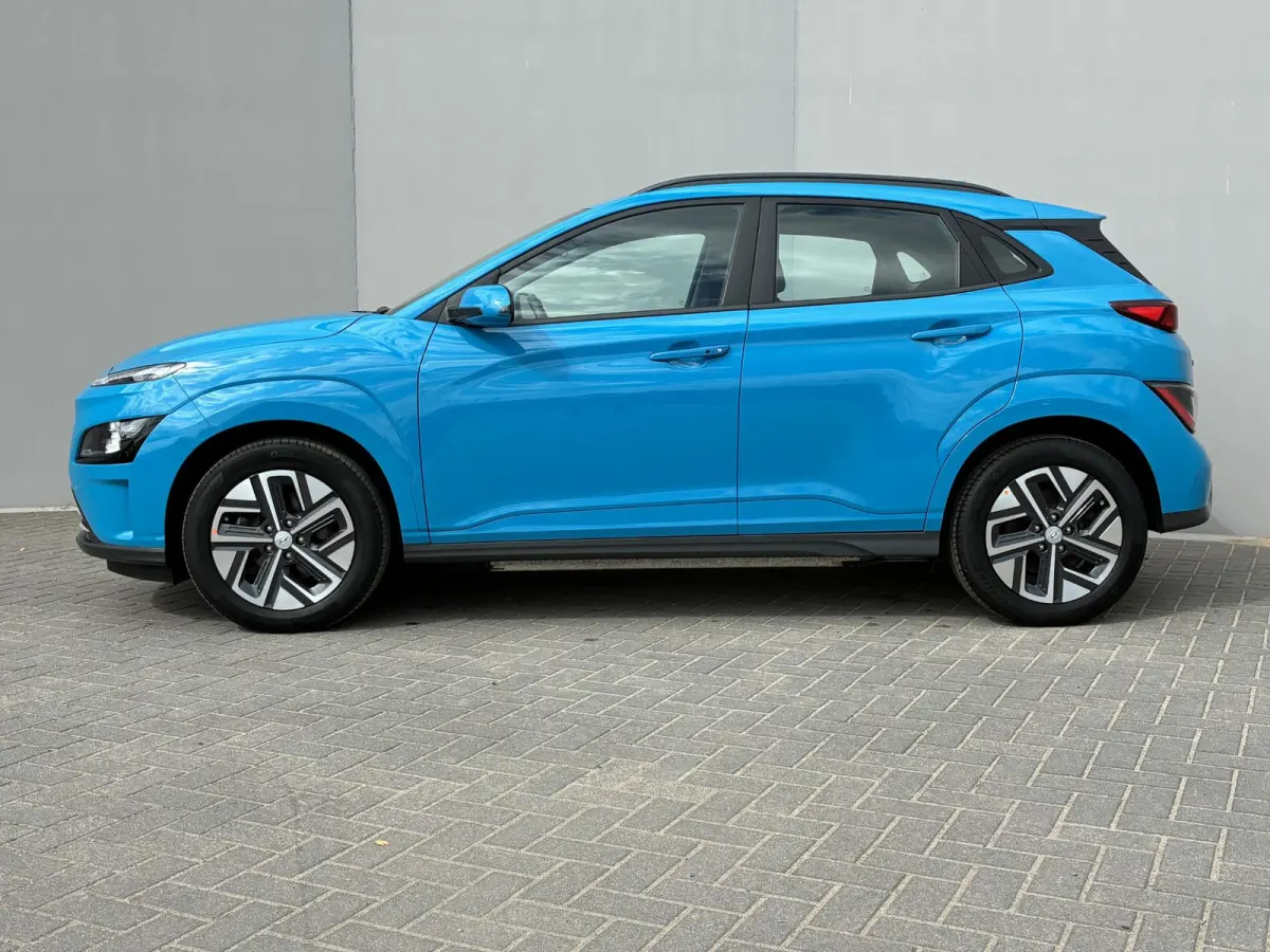 EV Comfort 39 kWh / SOH 100% / Fabrieksgarantie t/m 04-2028 / Dealer Onderhouden / Stoelverwarming / Apple Carplay/Android Auto / Achteruitrijcamera / 1-fase /