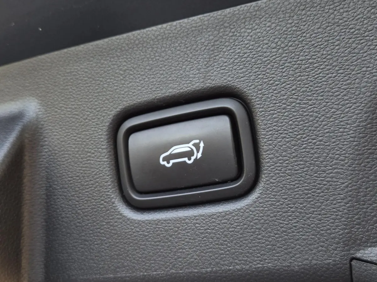 1.6 T-GDI PHEV Premium 4WD / Fabrieksgarantie tot 11-2028 / Dealer onderhouden / Trekgewicht 1350 kg / Rondomzicht camera / Stuur- Stoel & Achterbank verwarming / Adaptief cruise control / S
