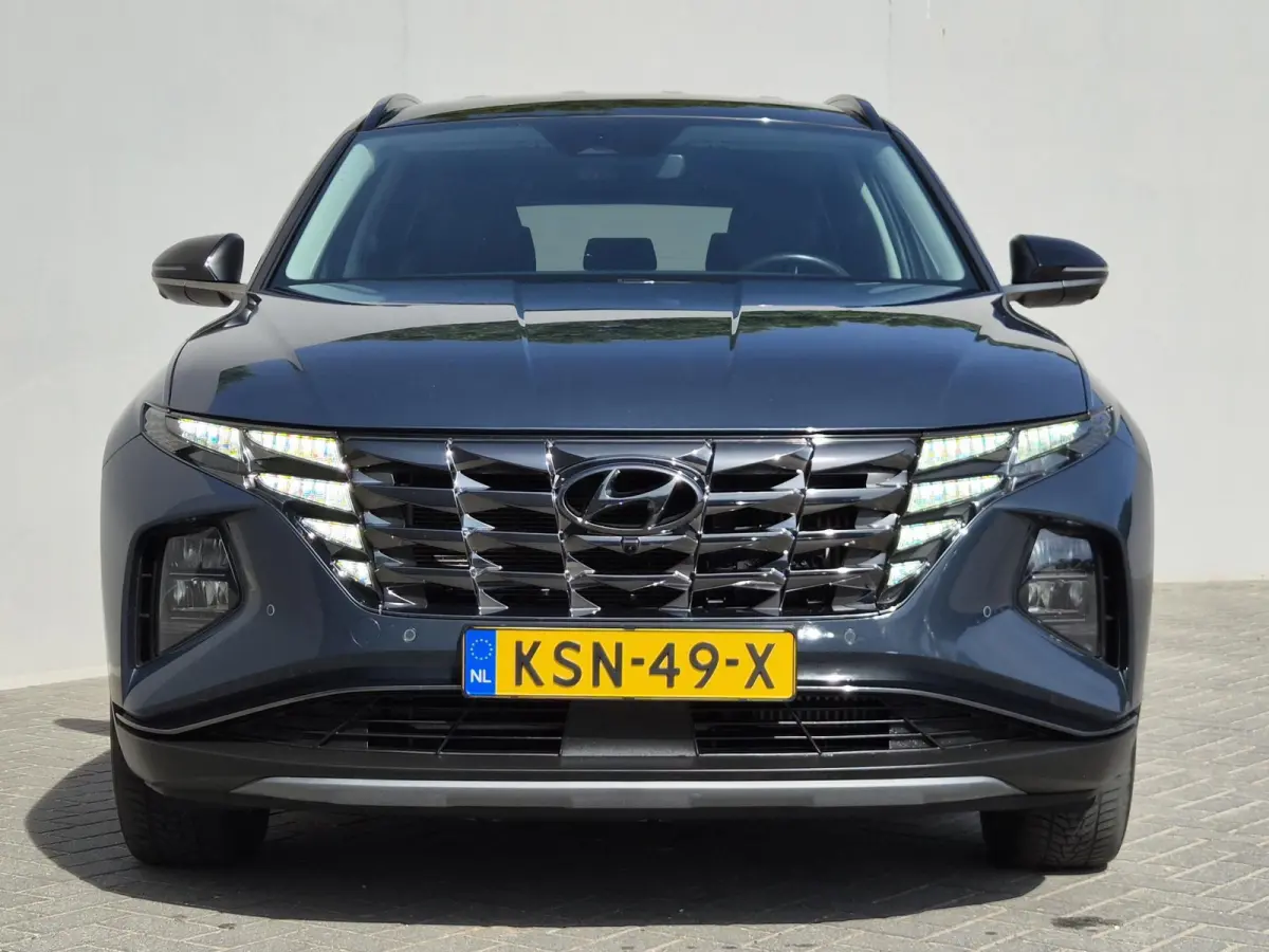1.6 T-GDI PHEV Premium 4WD / Fabrieksgarantie tot 11-2028 / Dealer onderhouden / Trekgewicht 1350 kg / Rondomzicht camera / Stuur- Stoel & Achterbank verwarming / Adaptief cruise control / S