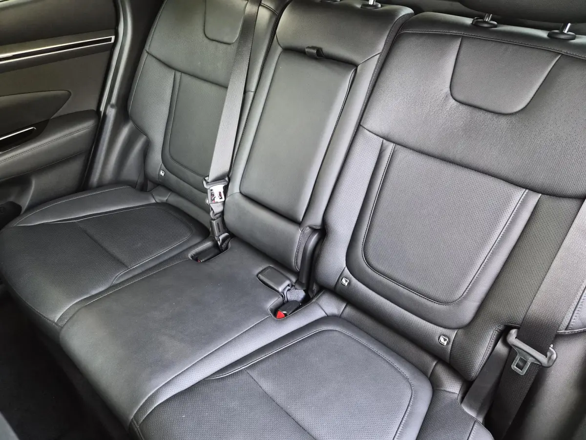 1.6 T-GDI PHEV Premium 4WD / Fabrieksgarantie tot 11-2028 / Dealer onderhouden / Trekgewicht 1350 kg / Rondomzicht camera / Stuur- Stoel & Achterbank verwarming / Adaptief cruise control / S