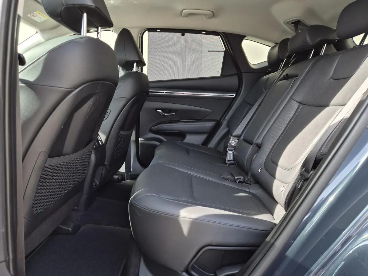 1.6 T-GDI PHEV Premium 4WD / Fabrieksgarantie tot 11-2028 / Dealer onderhouden / Trekgewicht 1350 kg / Rondomzicht camera / Stuur- Stoel & Achterbank verwarming / Adaptief cruise control / S