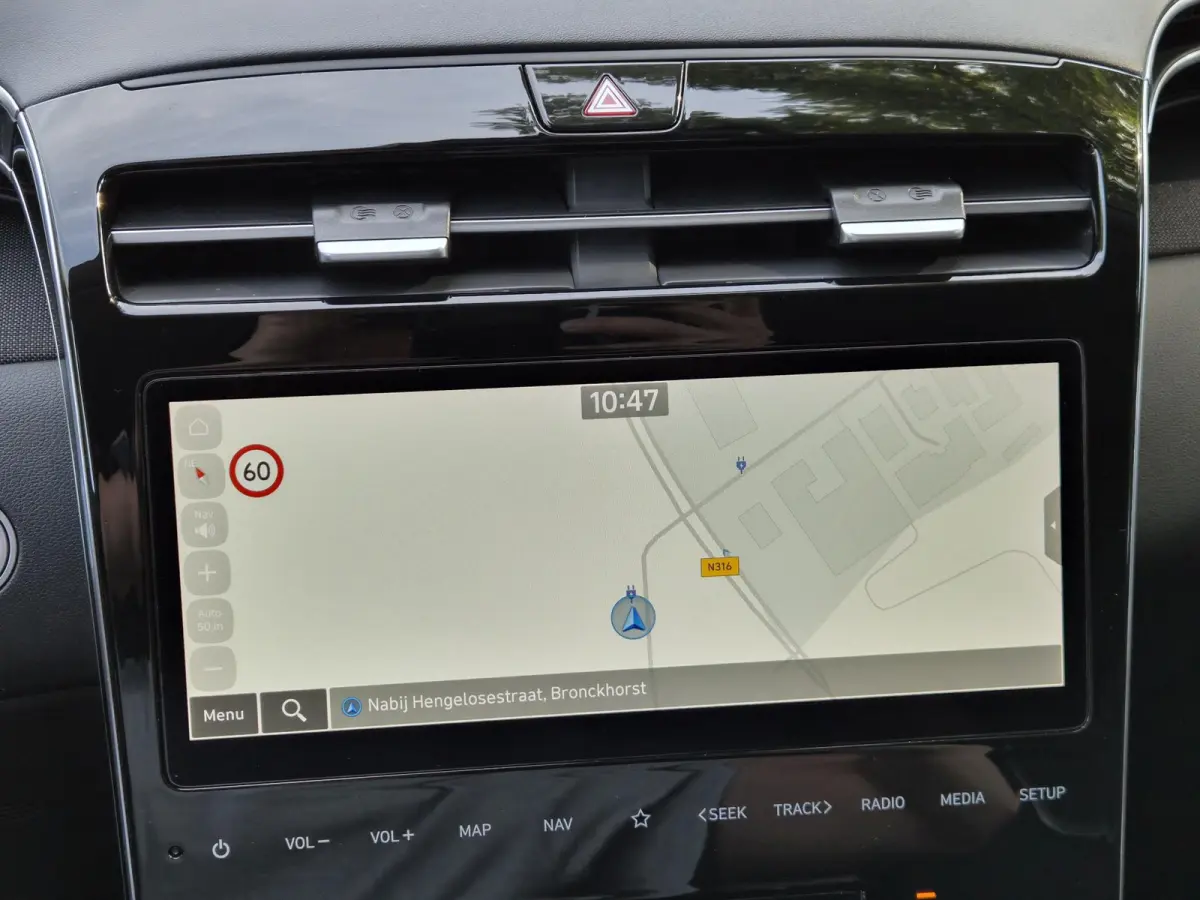 1.6 T-GDI PHEV Premium 4WD / Fabrieksgarantie tot 11-2028 / Dealer onderhouden / Trekgewicht 1350 kg / Rondomzicht camera / Stuur- Stoel & Achterbank verwarming / Adaptief cruise control / S