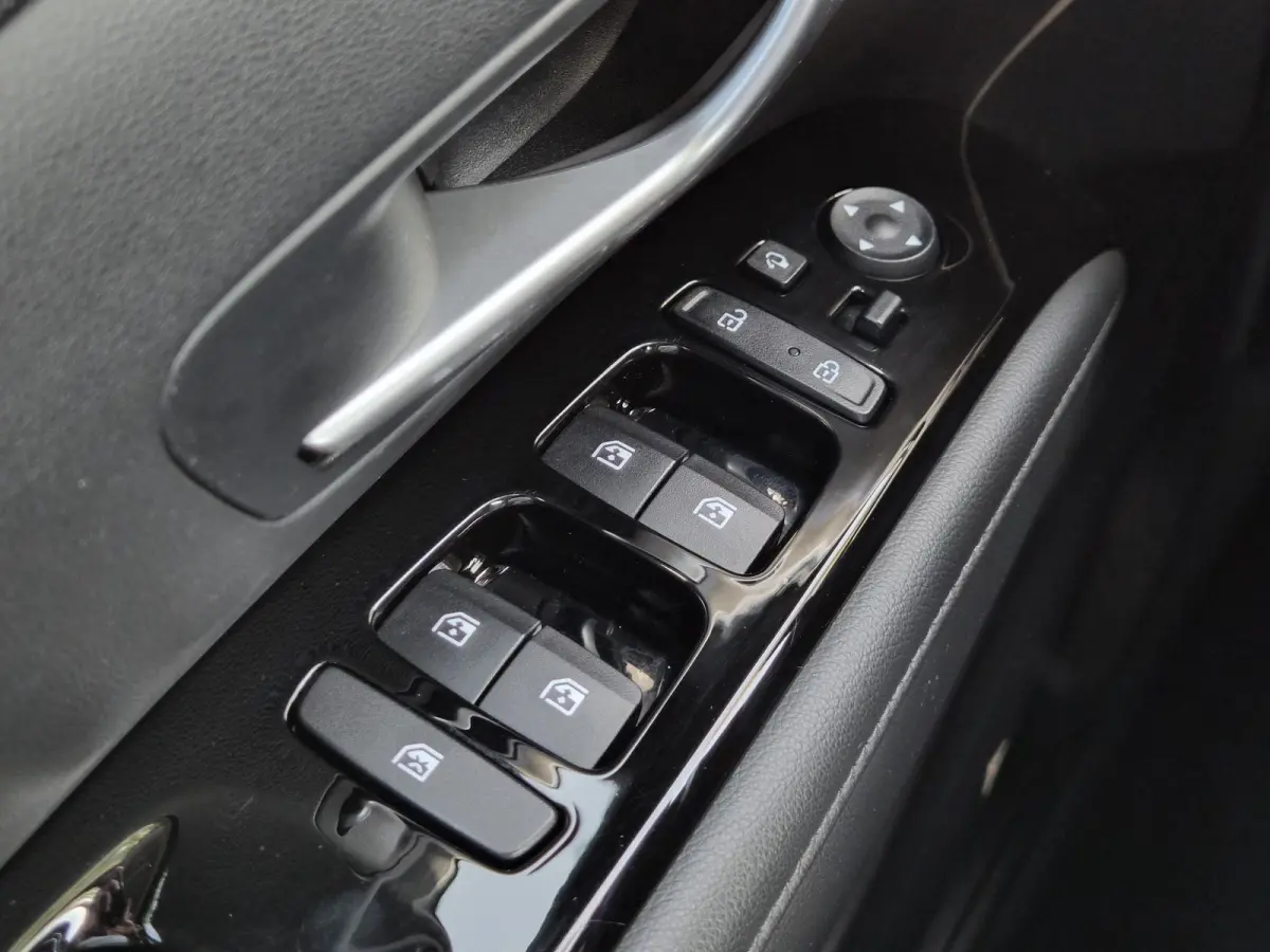 1.6 T-GDI PHEV Premium 4WD / Fabrieksgarantie tot 11-2028 / Dealer onderhouden / Trekgewicht 1350 kg / Rondomzicht camera / Stuur- Stoel & Achterbank verwarming / Adaptief cruise control / S