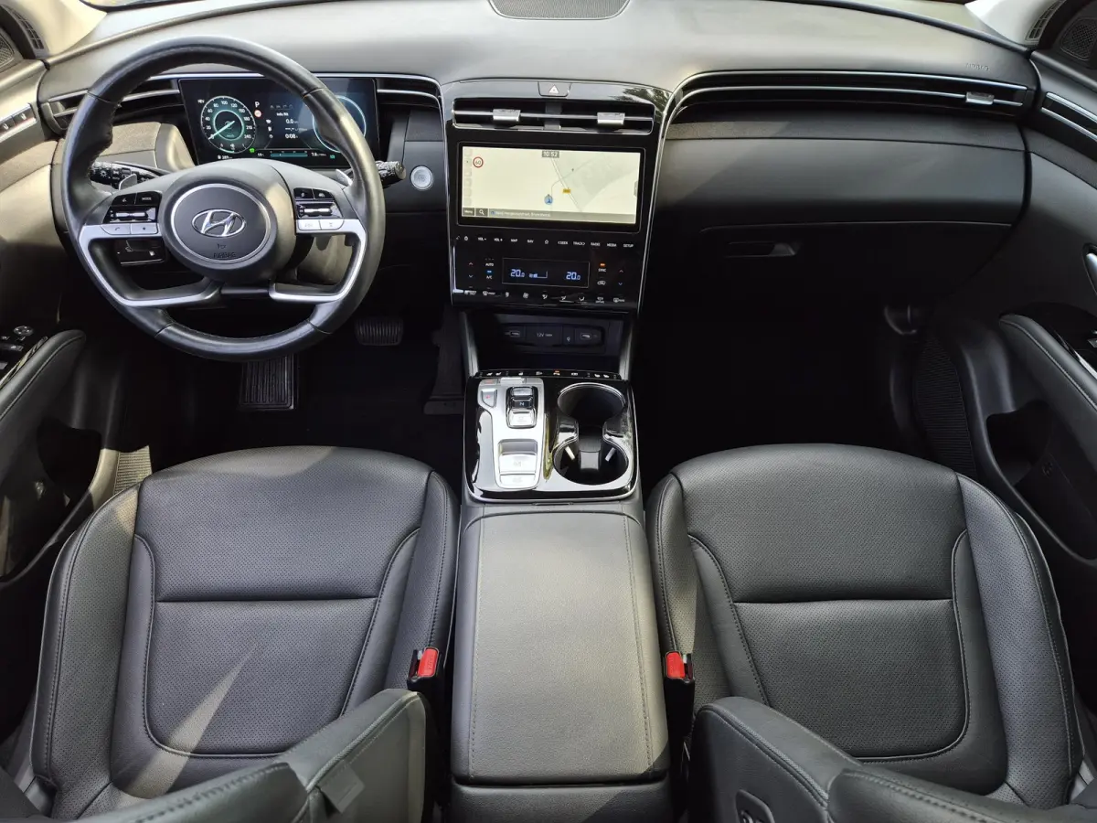 1.6 T-GDI PHEV Premium 4WD / Fabrieksgarantie tot 11-2028 / Dealer onderhouden / Trekgewicht 1350 kg / Rondomzicht camera / Stuur- Stoel & Achterbank verwarming / Adaptief cruise control / S