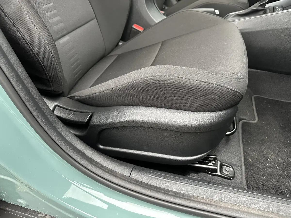 1.0 T-GDI Premium Sky / AUTOMAAT / Glazen Schuif kanteldak / Adaptieve cruise control / Stoel & Stuurwiel verwarming / Achteruitrijcamera / Dodehoekdetectie / Parkeersensoren Voor + Achter /