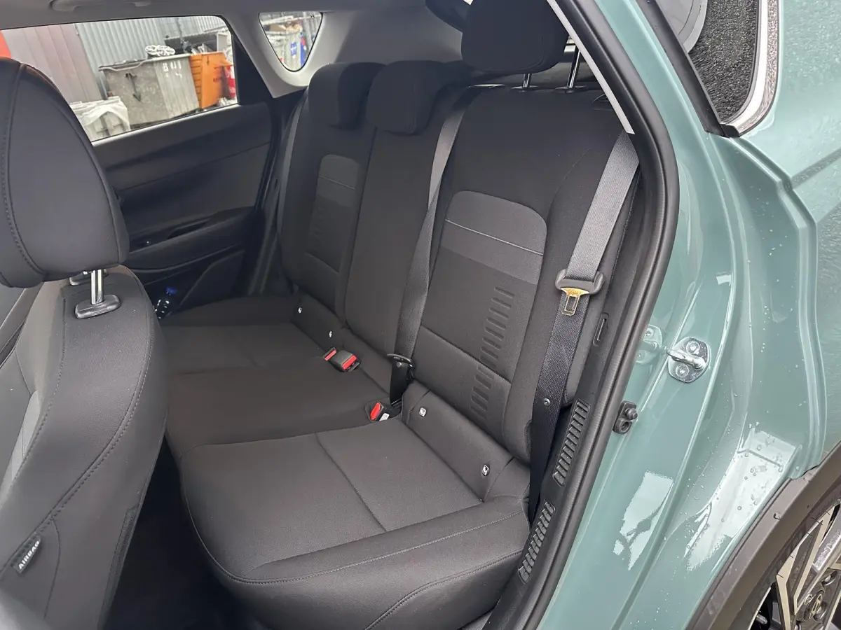 1.0 T-GDI Premium Sky / AUTOMAAT / Glazen Schuif kanteldak / Adaptieve cruise control / Stoel & Stuurwiel verwarming / Achteruitrijcamera / Dodehoekdetectie / Parkeersensoren Voor + Achter /