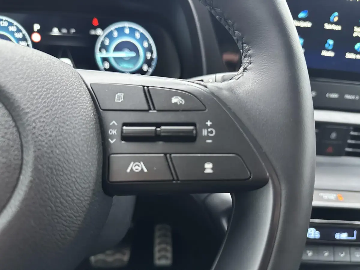 1.0 T-GDI Premium Sky / AUTOMAAT / Glazen Schuif kanteldak / Adaptieve cruise control / Stoel & Stuurwiel verwarming / Achteruitrijcamera / Dodehoekdetectie / Parkeersensoren Voor + Achter /