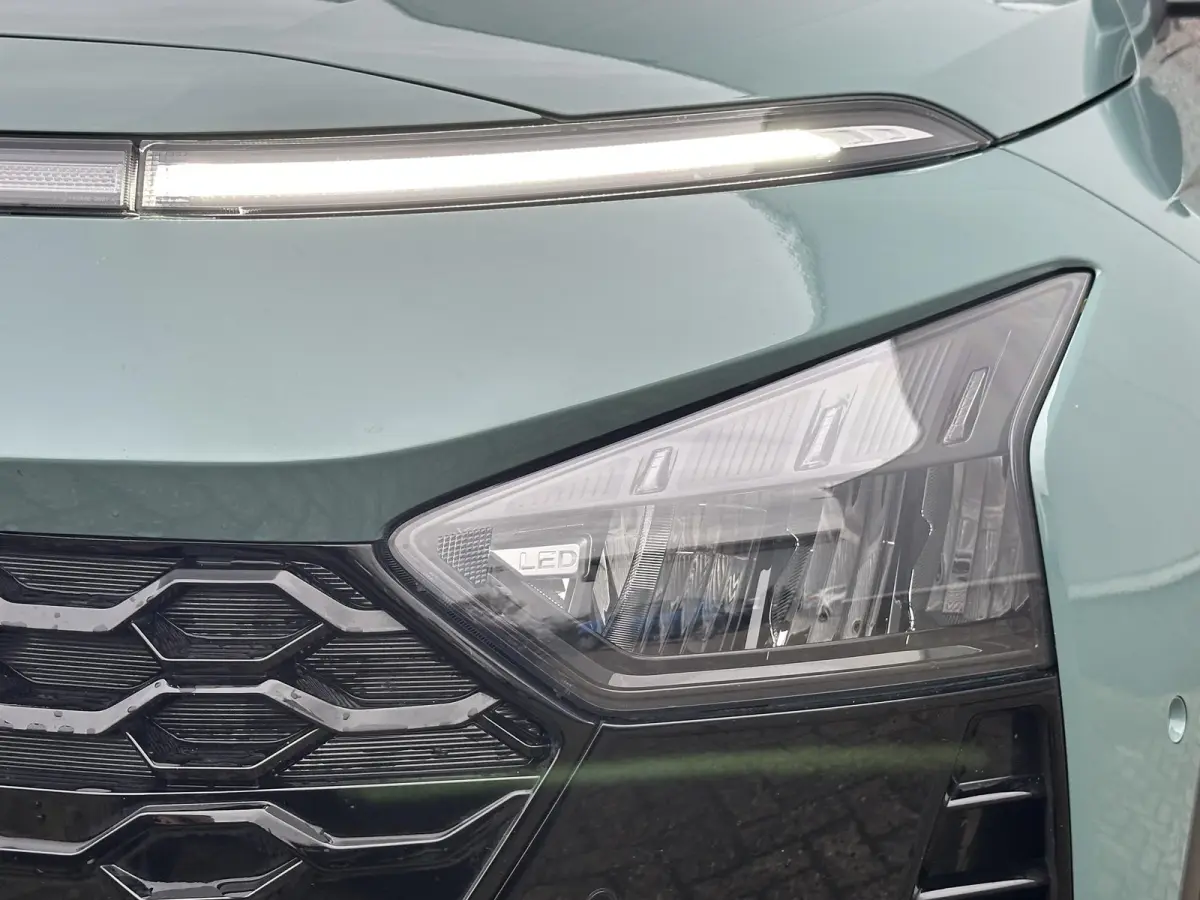 1.0 T-GDI Premium Sky / AUTOMAAT / Glazen Schuif kanteldak / Adaptieve cruise control / Stoel & Stuurwiel verwarming / Achteruitrijcamera / Dodehoekdetectie / Parkeersensoren Voor + Achter /