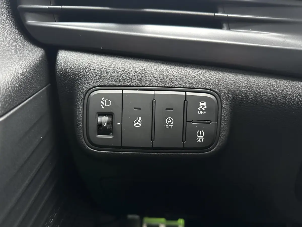 1.0 T-GDI Premium Sky / AUTOMAAT / Glazen Schuif kanteldak / Adaptieve cruise control / Stoel & Stuurwiel verwarming / Achteruitrijcamera / Dodehoekdetectie / Parkeersensoren Voor + Achter /