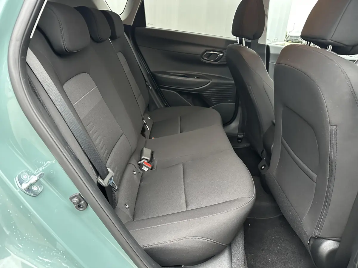 1.0 T-GDI Premium Sky / AUTOMAAT / Glazen Schuif kanteldak / Adaptieve cruise control / Stoel & Stuurwiel verwarming / Achteruitrijcamera / Dodehoekdetectie / Parkeersensoren Voor + Achter /
