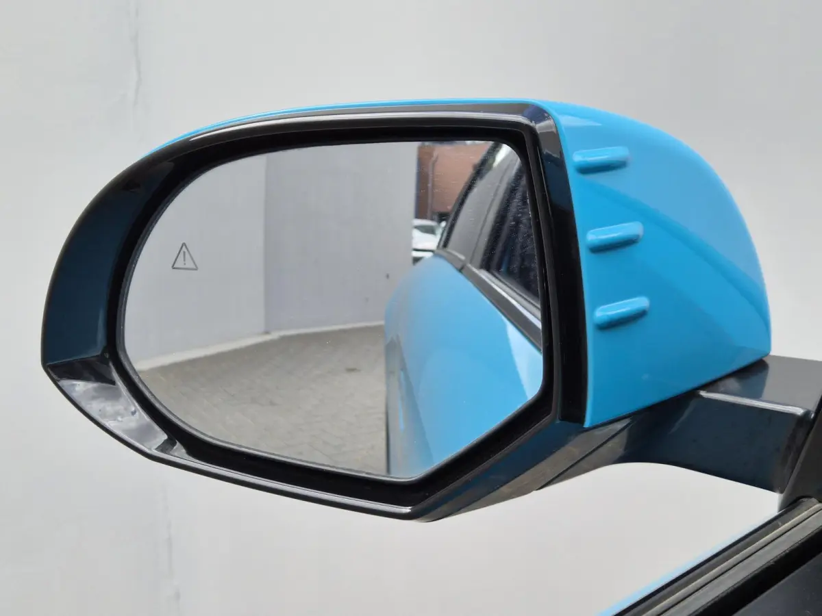 Connect 53 kWh / SOH 100% / warmtepomp / Dealer onderhouden / Fabrieksgarantie tot 08-2028 / CCS snelladen / All season banden / Head Up Display / WLTP bereik 429 km bereik stad 589 km / Ach