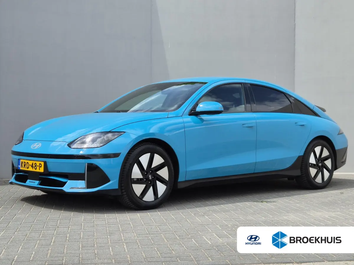 Connect 53 kWh / SOH 100% / warmtepomp / Dealer onderhouden / Fabrieksgarantie tot 08-2028 / CCS snelladen / All season banden / Head Up Display / WLTP bereik 429 km bereik stad 589 km / Ach