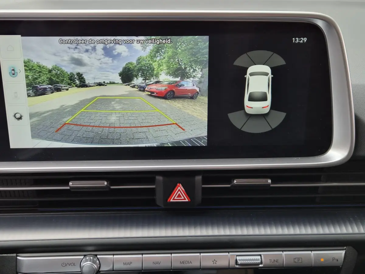 Connect 53 kWh / SOH 100% / warmtepomp / Dealer onderhouden / Fabrieksgarantie tot 08-2028 / CCS snelladen / All season banden / Head Up Display / WLTP bereik 429 km bereik stad 589 km / Ach