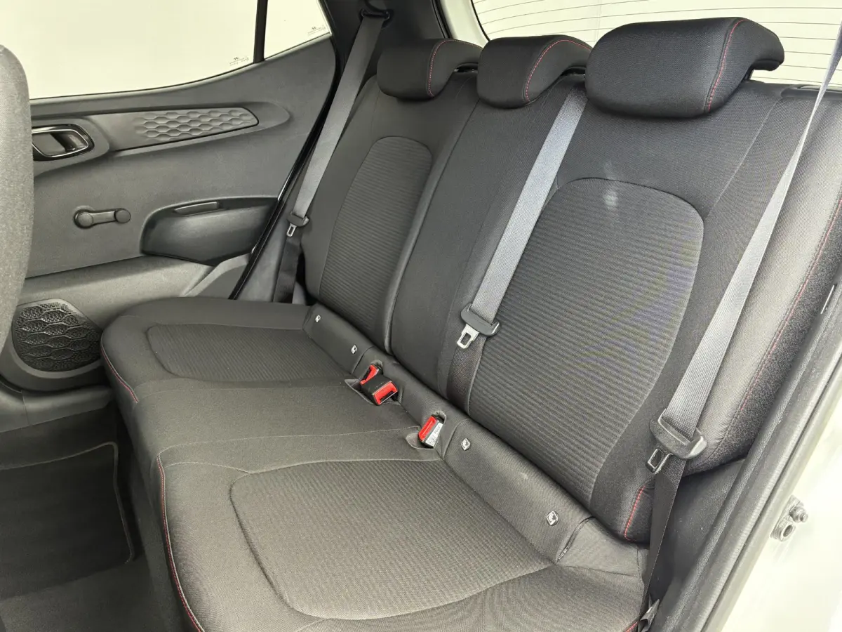 1.0 T-GDI N Line 5-zits / Achteruitrijcamera / Navigatie d.m.v. Apple Carplay/Android Auto / Bluetooth / Stoel-/Stuurverwarming / Cruise Control /