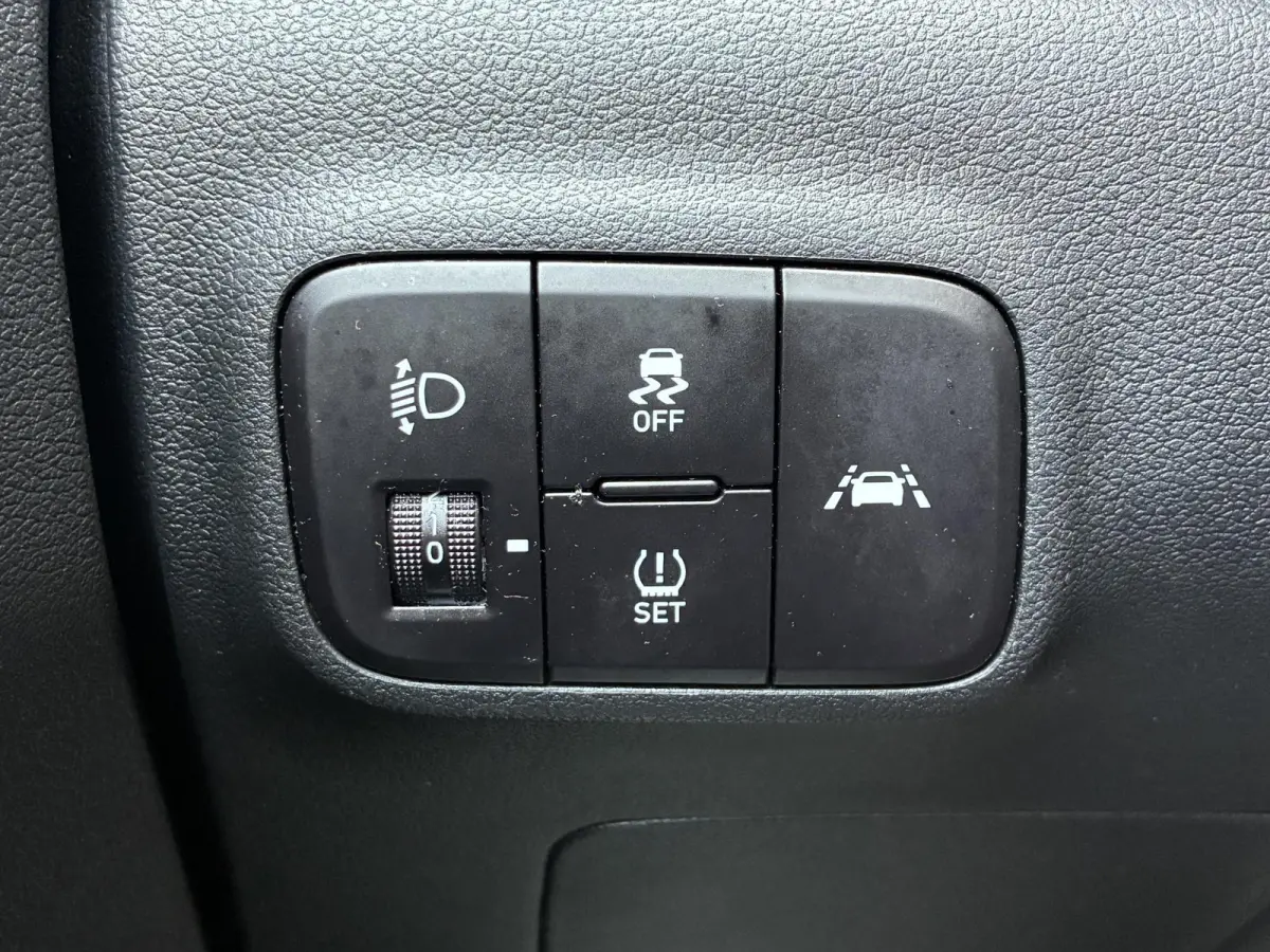 1.0 T-GDI N Line 5-zits / Achteruitrijcamera / Navigatie d.m.v. Apple Carplay/Android Auto / Bluetooth / Stoel-/Stuurverwarming / Cruise Control /