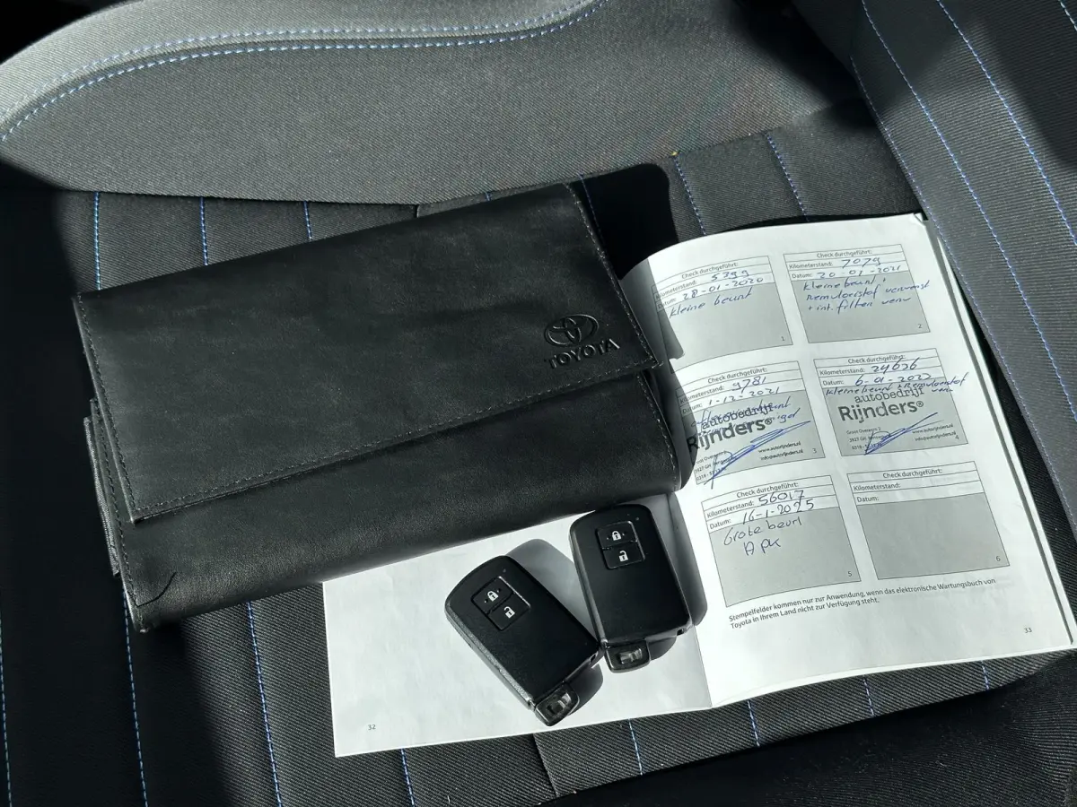 1.5 Hybrid Executive / Cruise Control / Fietsendrager Montagebeugel / Achteruitrijcamera / Keyless Entry /