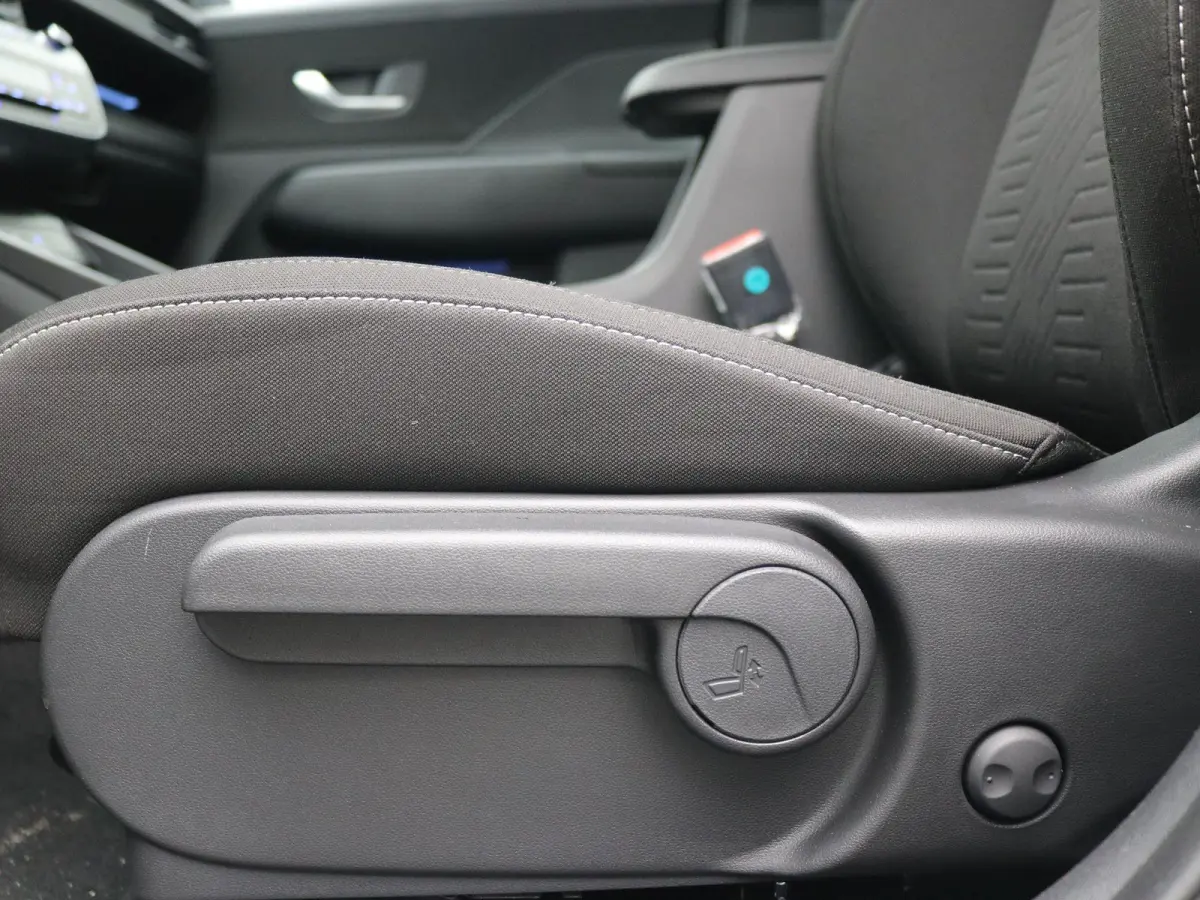 Comfort Smart 48.4 kWh / Navigatie / Blind-Spot Collision-Avoidance Assist / Adaptieve Cruise Control / 19 inch N-Velgen