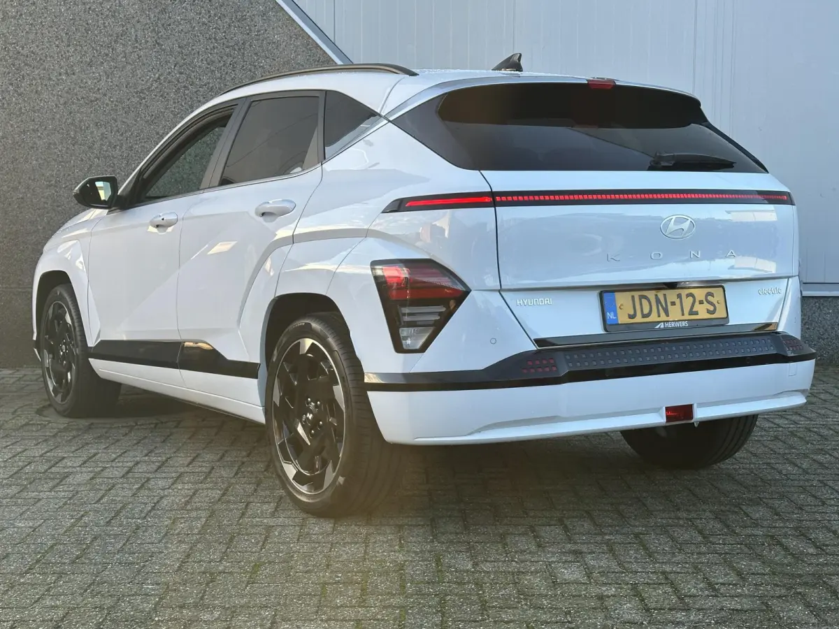 Comfort Smart 48.4 kWh / Navigatie / Blind-Spot Collision-Avoidance Assist / Adaptieve Cruise Control / 19 inch N-Velgen