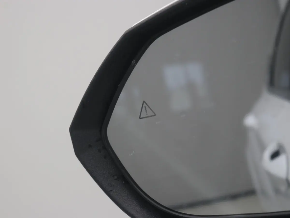 Comfort Smart 48.4 kWh / Navigatie / Blind-Spot Collision-Avoidance Assist / Adaptieve Cruise Control / 19 inch N-Velgen