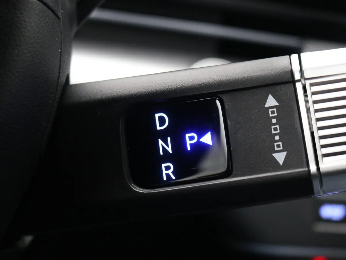 Comfort Smart 48.4 kWh / Navigatie / Blind-Spot Collision-Avoidance Assist / Adaptieve Cruise Control / 19 inch N-Velgen