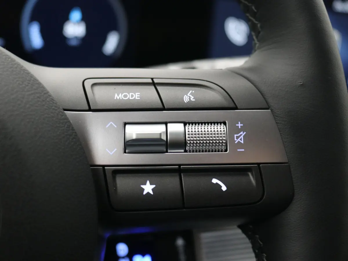 Comfort Smart 48.4 kWh / Navigatie / Blind-Spot Collision-Avoidance Assist / Adaptieve Cruise Control / 19 inch N-Velgen