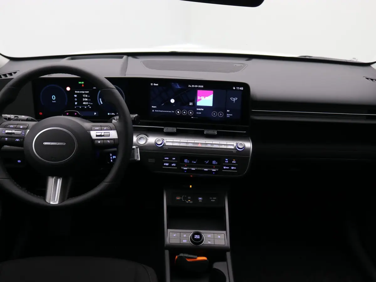 Comfort Smart 48.4 kWh / Navigatie / Blind-Spot Collision-Avoidance Assist / Adaptieve Cruise Control / 19 inch N-Velgen