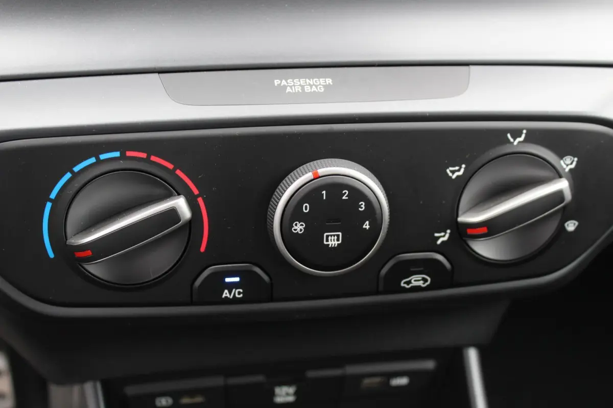 1.0 T-GDI Comfort Smart / Navigatie / Apple Carplay & Android Auto / Airco / Cruise Control /