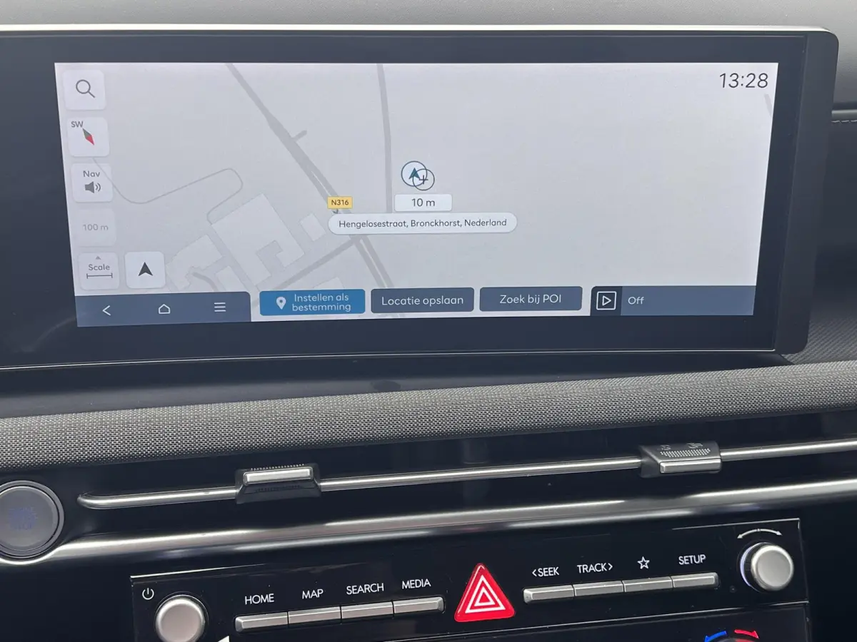 1.6 T-GDI PHEV Premium 4WD / Accu SoH 100 % / EAER 65 km / Leder / HUD / Navigatie / Apple Carplay Android / Stoelventilatie / Stuur-, stoel- & achterbankverwarming / 19" LM wielen & All Sea