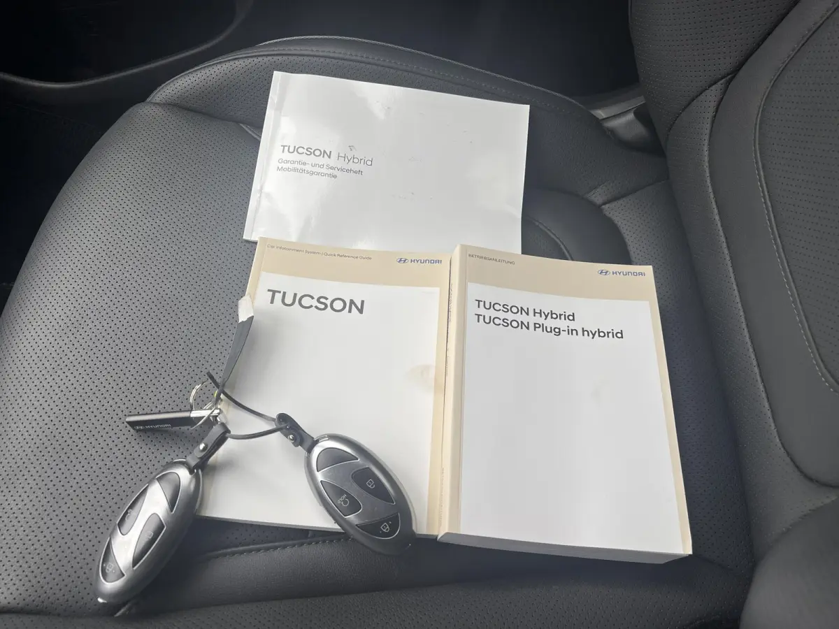 1.6 T-GDI PHEV Premium 4WD / Accu SoH 100 % / EAER 65 km / Leder / HUD / Navigatie / Apple Carplay Android / Stoelventilatie / Stuur-, stoel- & achterbankverwarming / 19" LM wielen & All Sea