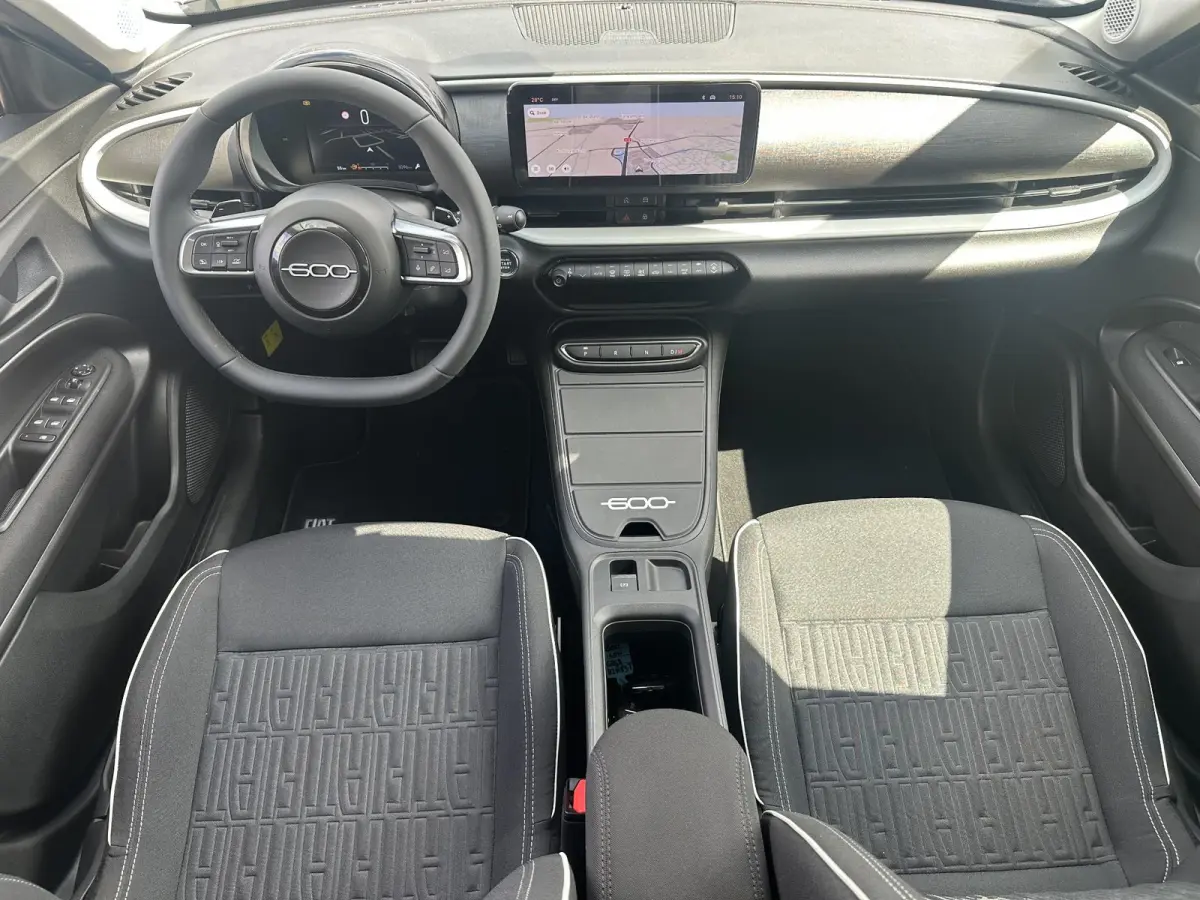 1.2 Hybrid Icon / Apple Carplay & Android Auto / Cruise Control / Keyless Entry / Achteruitrijcamera / Parkeersensoren voor & achter / Airco /