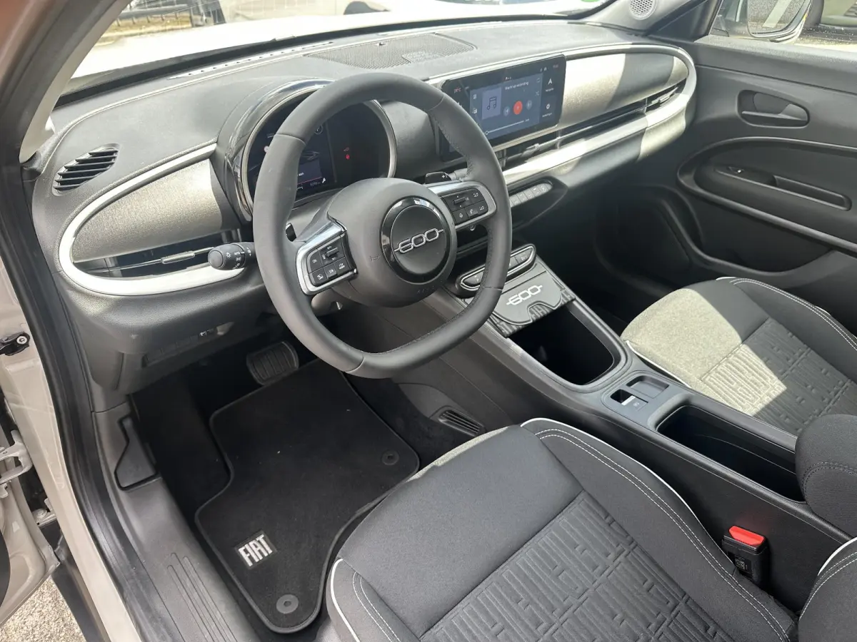 1.2 Hybrid Icon / Apple Carplay & Android Auto / Cruise Control / Keyless Entry / Achteruitrijcamera / Parkeersensoren voor & achter / Airco /