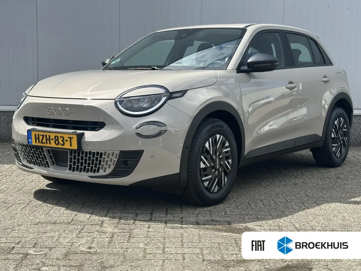 1.2 Hybrid Icon / Apple Carplay & Android Auto / Cruise Control / Keyless Entry / Achteruitrijcamera / Parkeersensoren voor & achter / Airco /