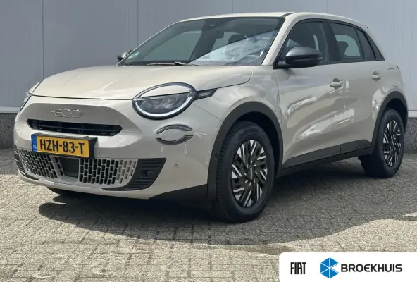 1.2 Hybrid Icon / Apple Carplay & Android Auto / Cruise Control / Keyless Entry / Achteruitrijcamera / Parkeersensoren voor & achter / Airco /