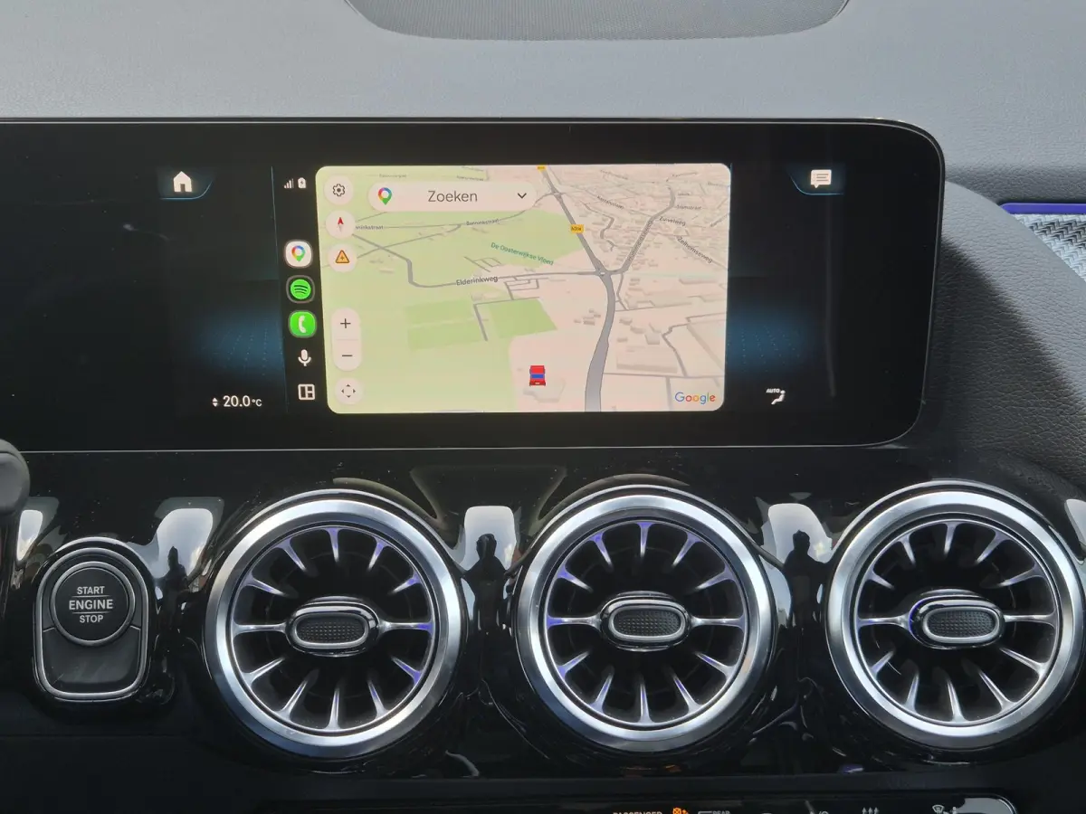 250 e AMG Line / Dealer onderhouden / Accu SOH 98,51% / Glazen schuif- en kanteldak / Trekgewicht 1800 kg / Stoelverwarming / Achteruitrijcamera / Elektrische achterklep / Cruise control / D